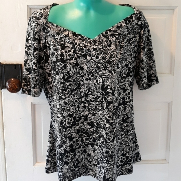 East 5th Tops - East 5th large blouse